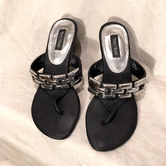 White House Black Market Shoes - White House Black Market Sandales, size 6